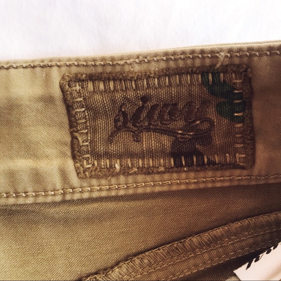 Siwy || Shorts - Picture 4 of 5